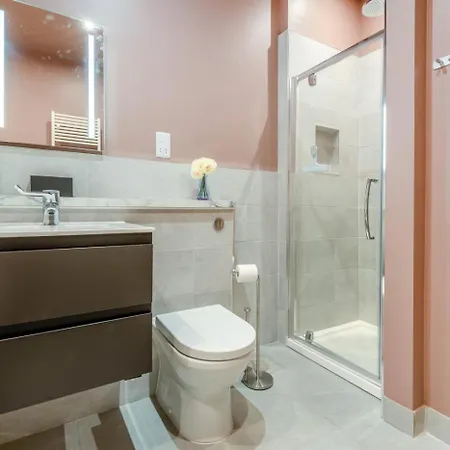 2 Bed In Oc-m32942 Daire *