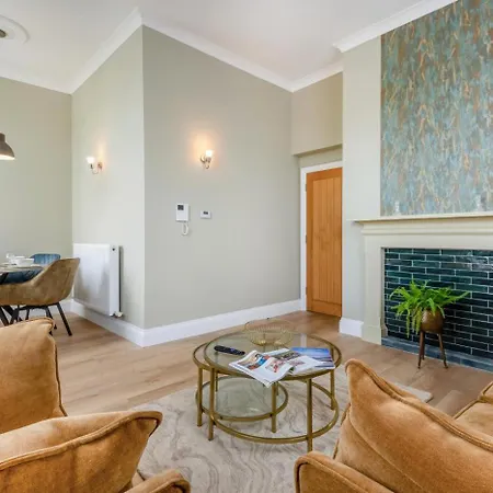 2 Bed In Oc-m32942 Daire