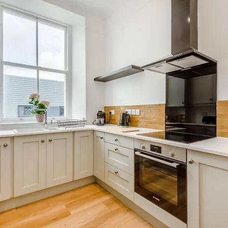 Daire 2 Bed In Oc-m32942